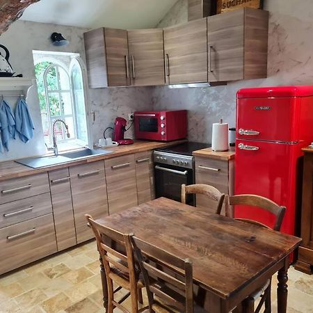 Petit Gite 18 Eme Tout Confort Saint-Germain-des-Fosses ภายนอก รูปภาพ
