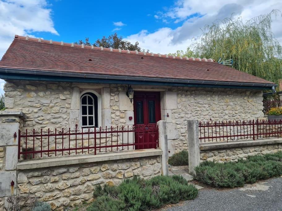 Petit Gite 18 Eme Tout Confort Saint-Germain-des-Fosses ภายนอก รูปภาพ
