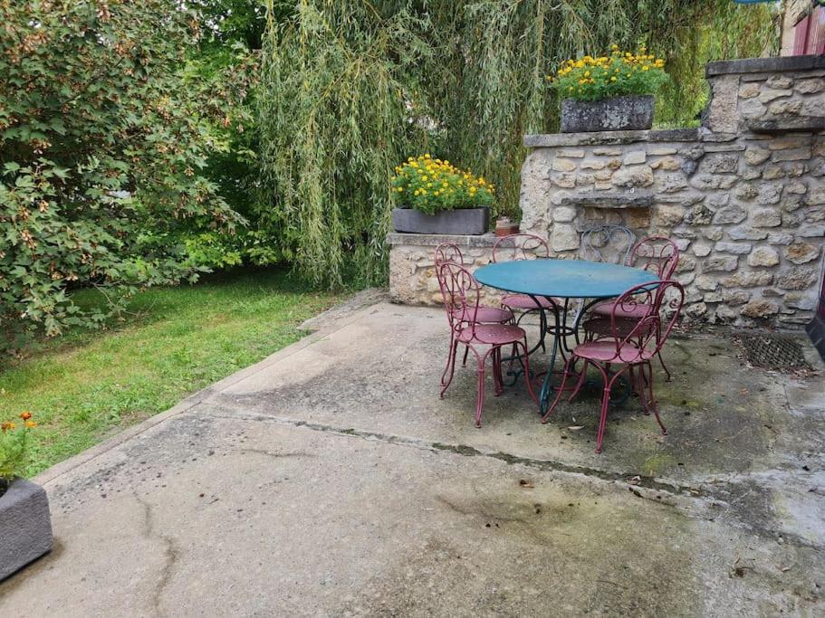 Petit Gite 18 Eme Tout Confort Saint-Germain-des-Fosses ภายนอก รูปภาพ